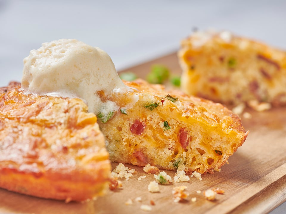 Skillet Cheddar Biscuits (With Cooking Video) - Cosmopolitan Cornbread