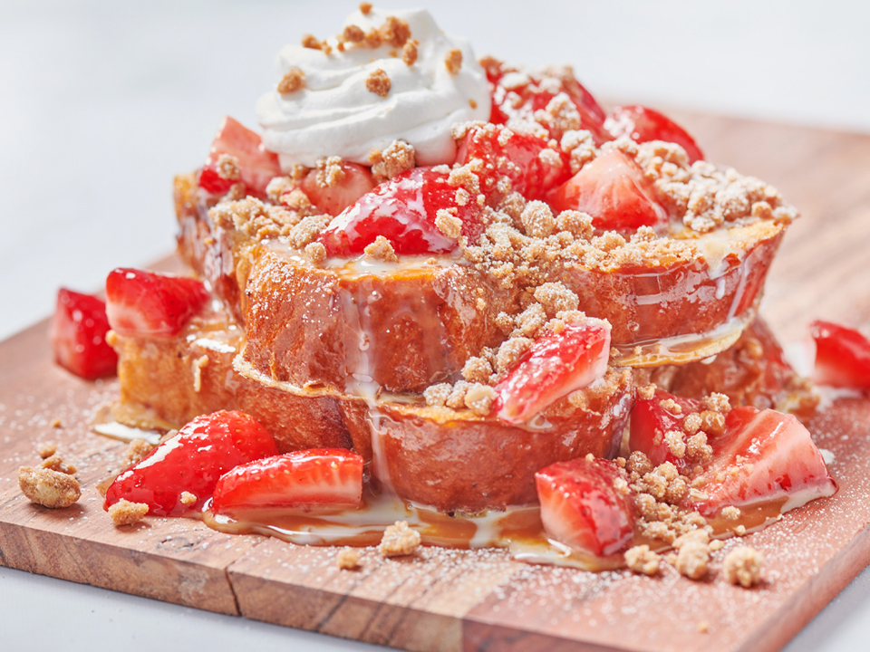 menu StrawberryTresLechesFrenchToast lg